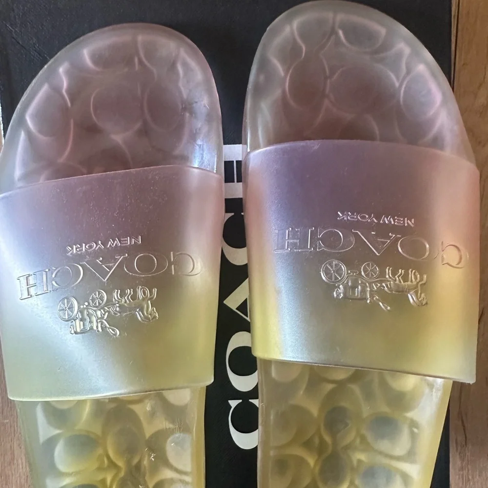 𝓒O𝓐𝓒𝓗 Women's Ulyssa Jelly Pool Slides w/box - Picture 4 of 15